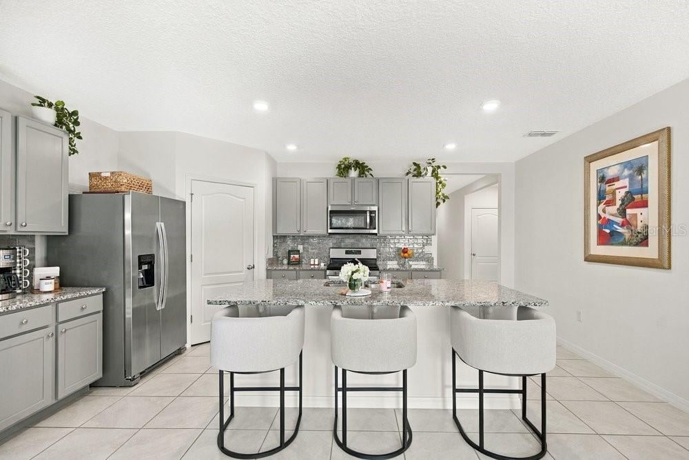 Photo 2 of 843 Lazio Cir, Debary, FL 32713