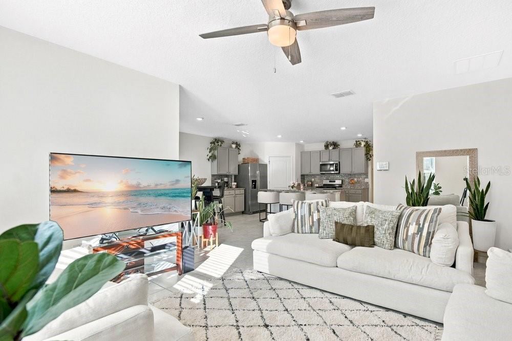 Photo 3 of 843 Lazio Cir, Debary, FL 32713