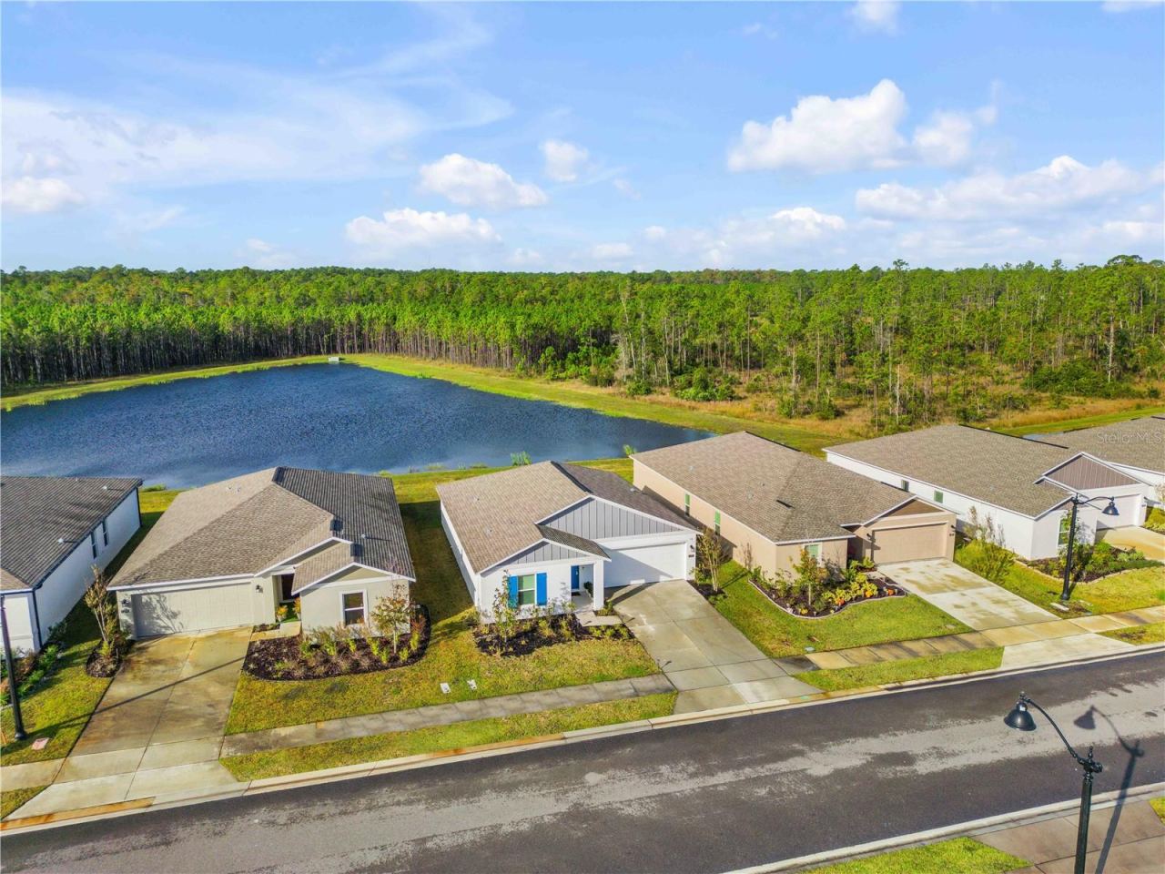 Photo 2 of 1295 Belle Isle Ln, Daytona Beach, FL 32124