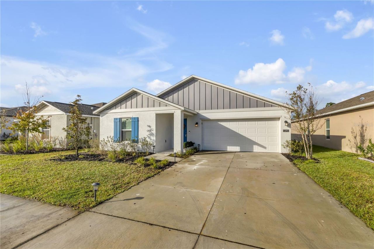 Photo 3 of 1295 Belle Isle Ln, Daytona Beach, FL 32124