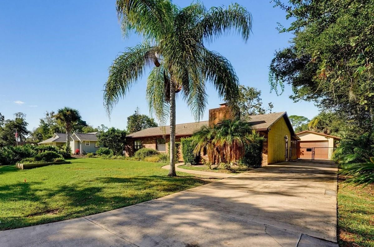 2226 Vista Palm Dr, Edgewater