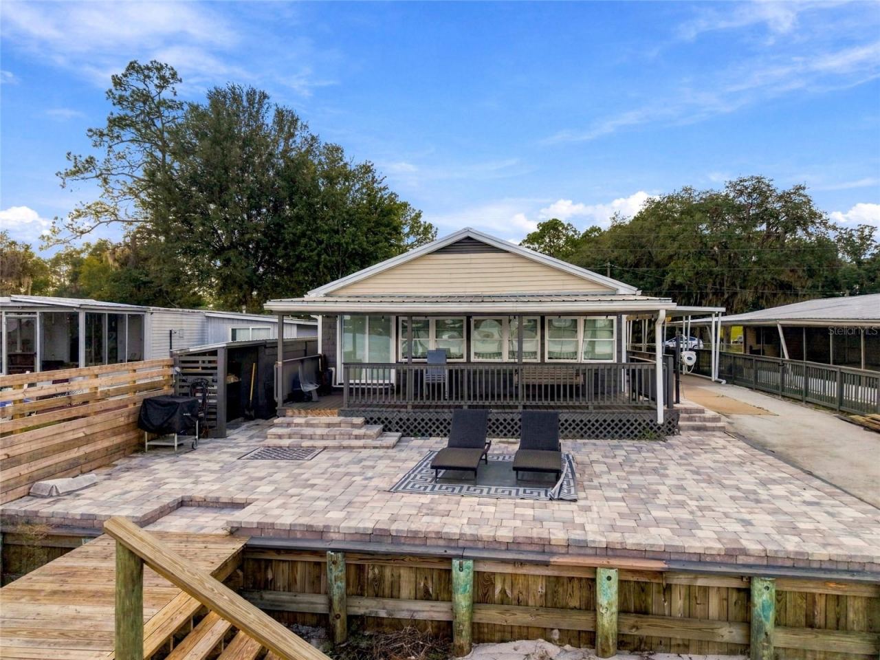 Photo 2 of 146 Dalton Ave, Interlachen, FL 32148
