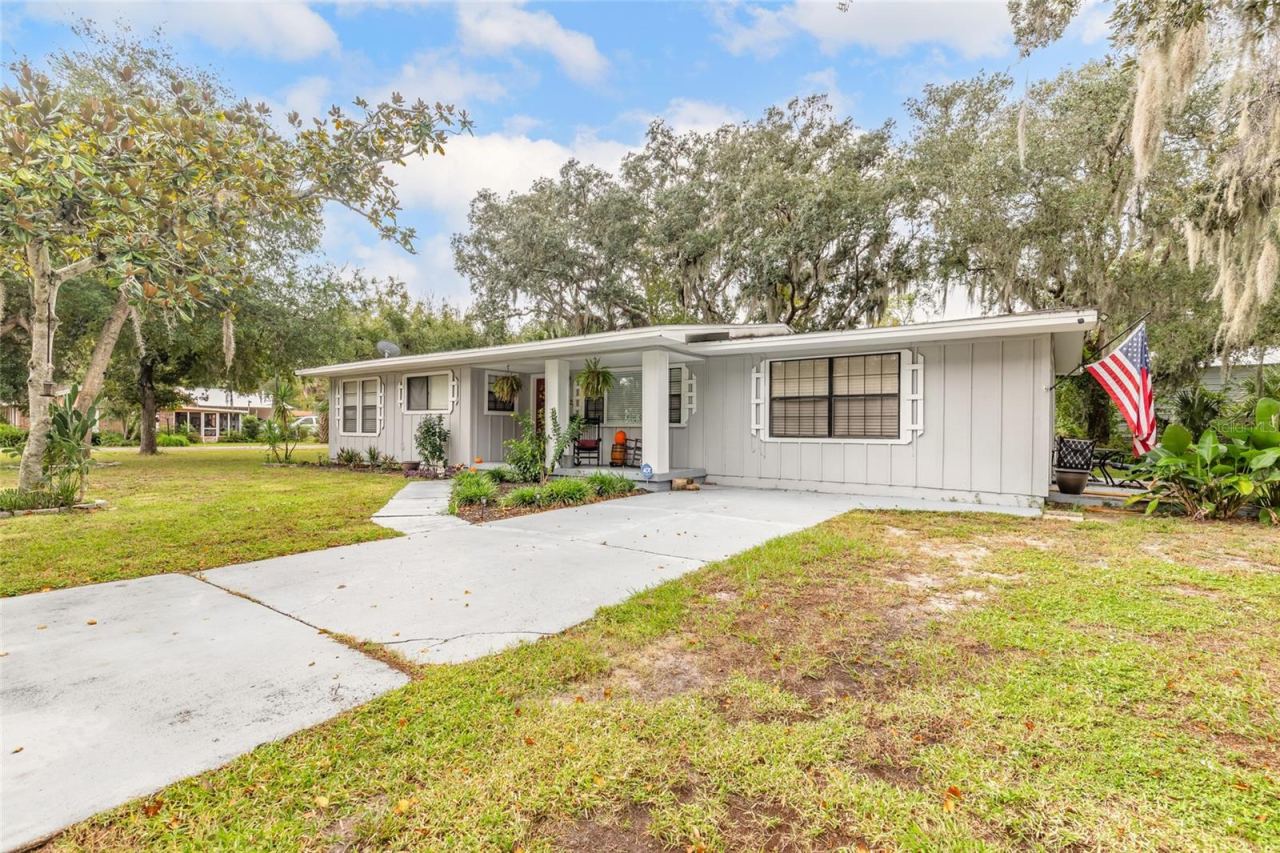 Photo 2 of 5221 Bretts St, Port Orange, FL 32127