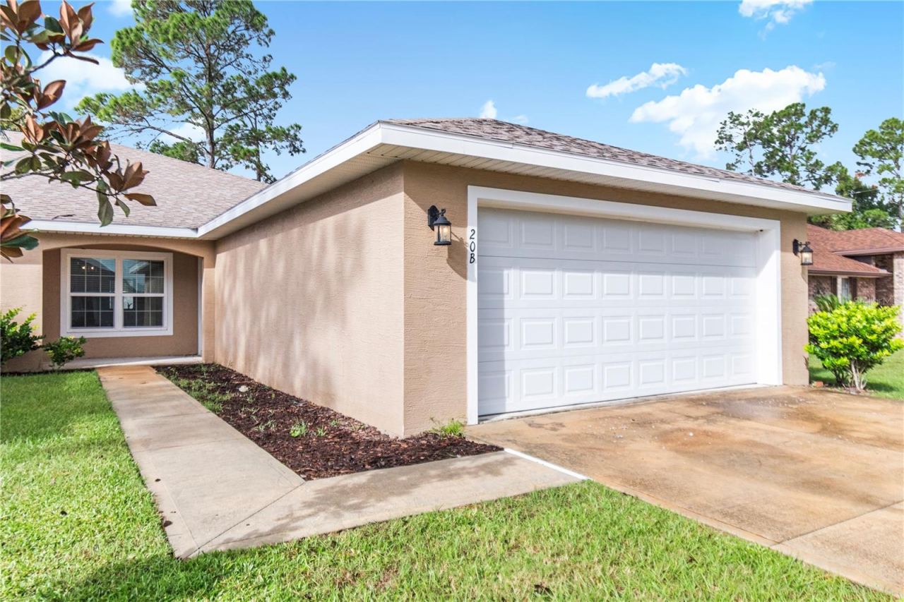 Photo 2 of 20 Rainstone Ln, Palm Coast, FL 32164