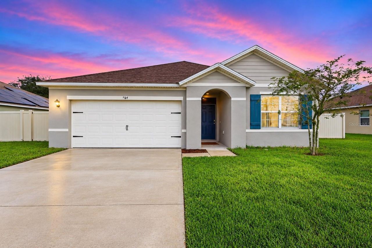 704 Red Hawk Ln, Deltona