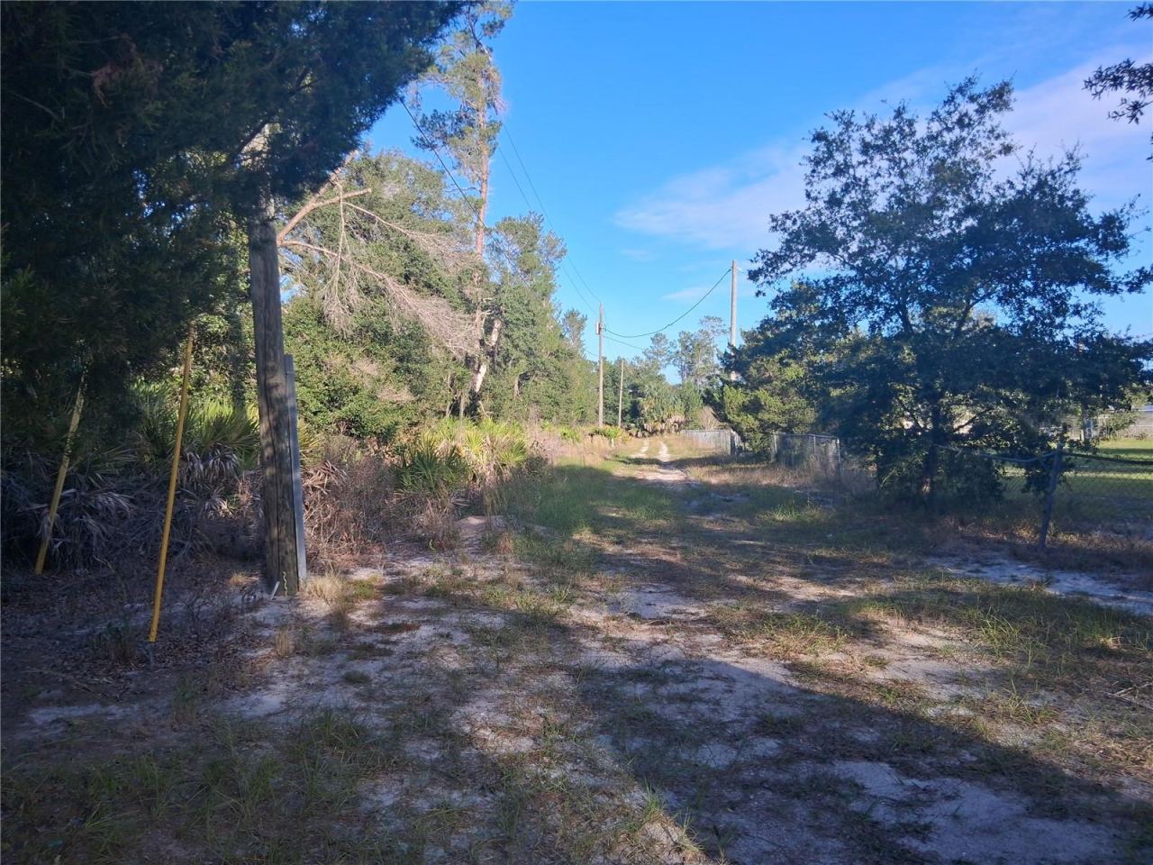 Photo 3 of 1875 Alameda Dr, De Leon Springs, FL 32130