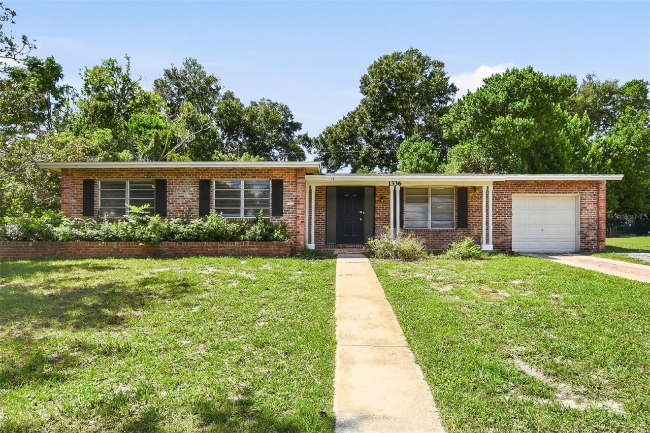 1336 W Hartley Cir, Deltona