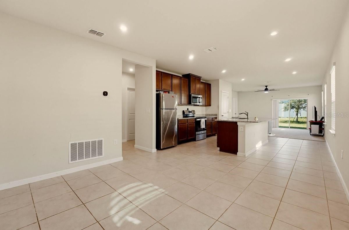 Photo 2 of 5142 Grand Teton Ct, Deland, FL 32724