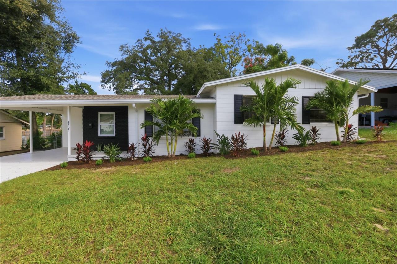 1727 N Powers Dr, Orlando