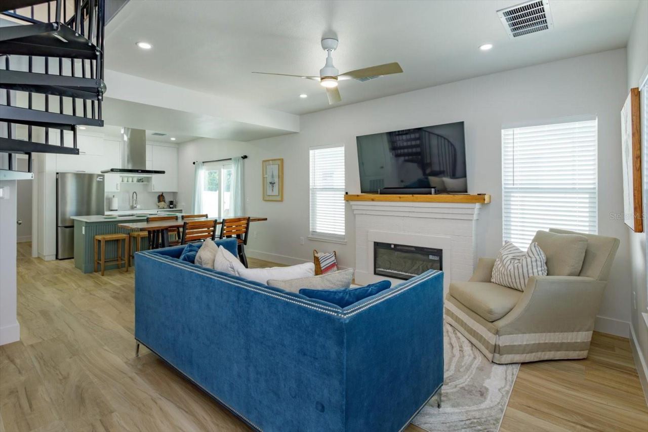 Photo 2 of 504 Vermont Ave, Daytona Beach, FL 32118