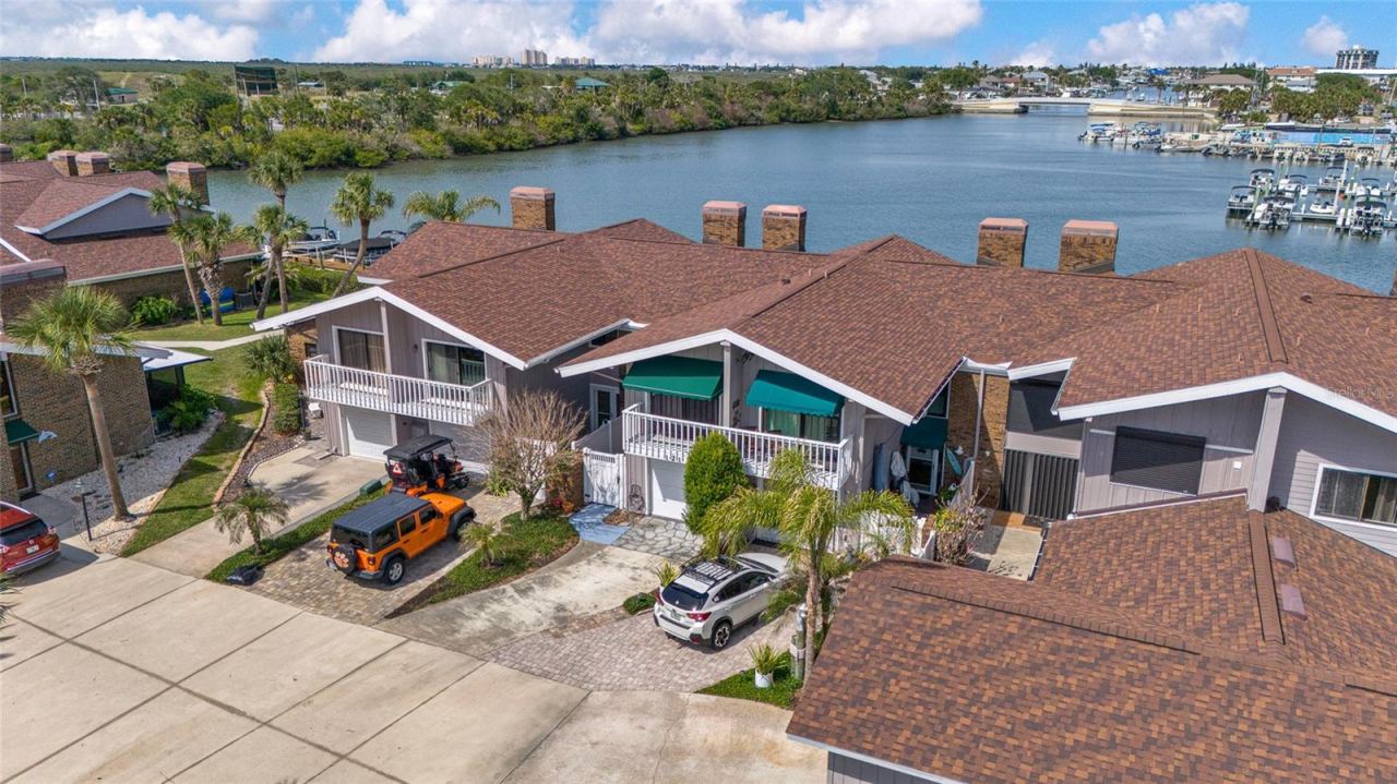 121 Lagoon Ct, New Smyrna Beach