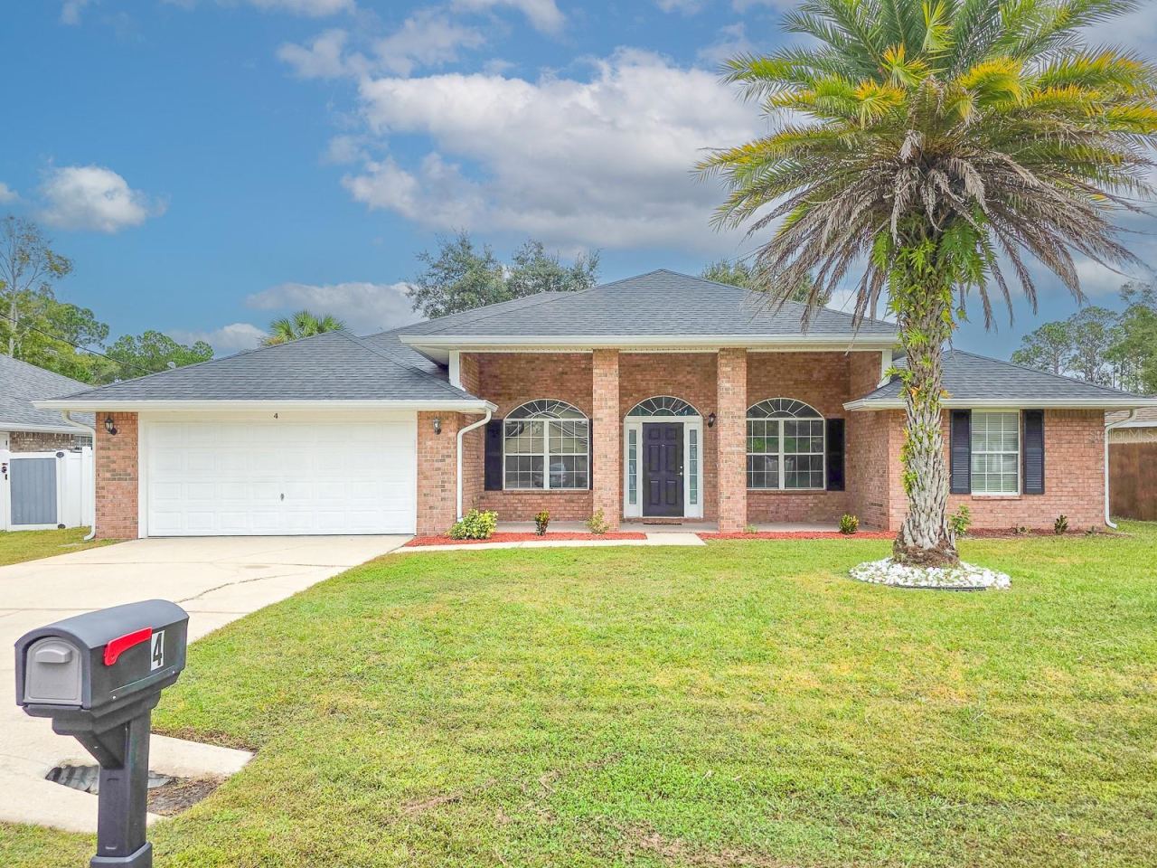 4 Llowick Ct, Palm Coast, FL 32164
