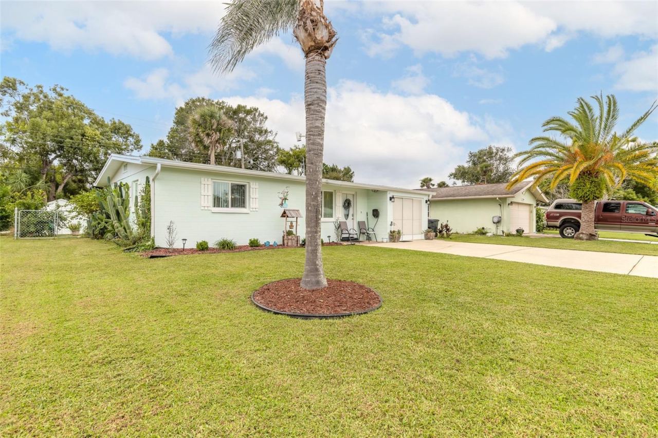 Photo 2 of 1250 Peachtree Rd, Daytona Beach, FL 32114