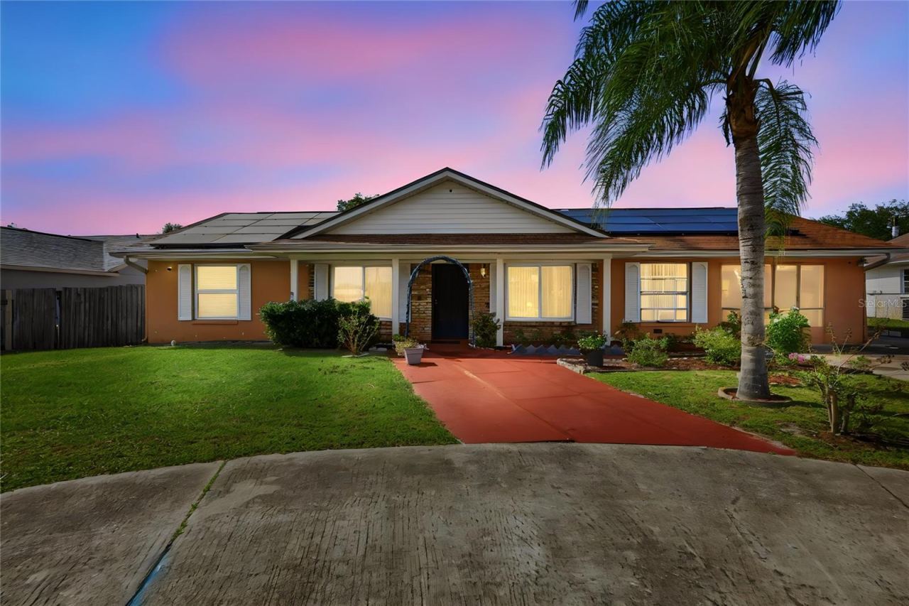 1010 Hemingway Dr, Deltona, FL 32725
