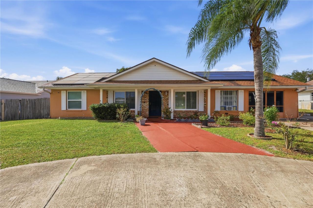 Photo 2 of 1010 Hemingway Dr, Deltona, FL 32725