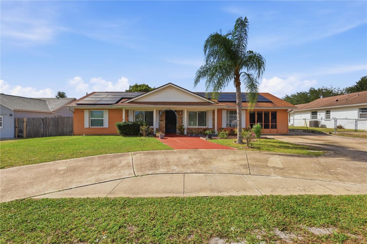 Photo 3 of 1010 Hemingway Dr, Deltona, FL 32725